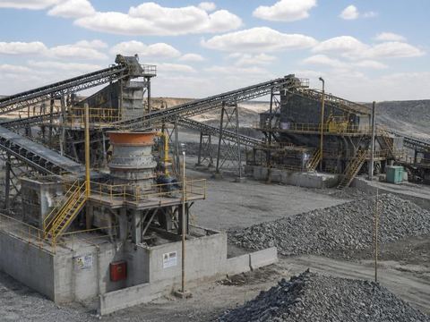 Crushers, screens and conveyors at a mineral processing plant